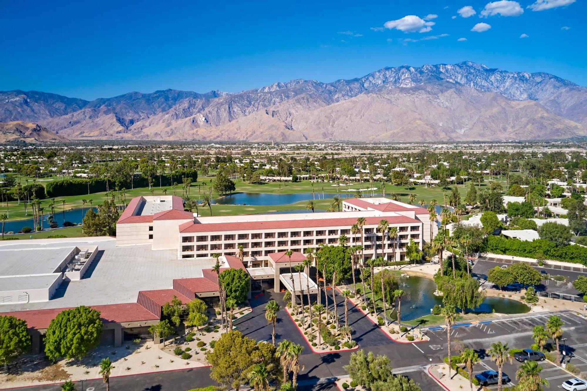 Doubletree By Hilton Golf Palm Springs 4*
