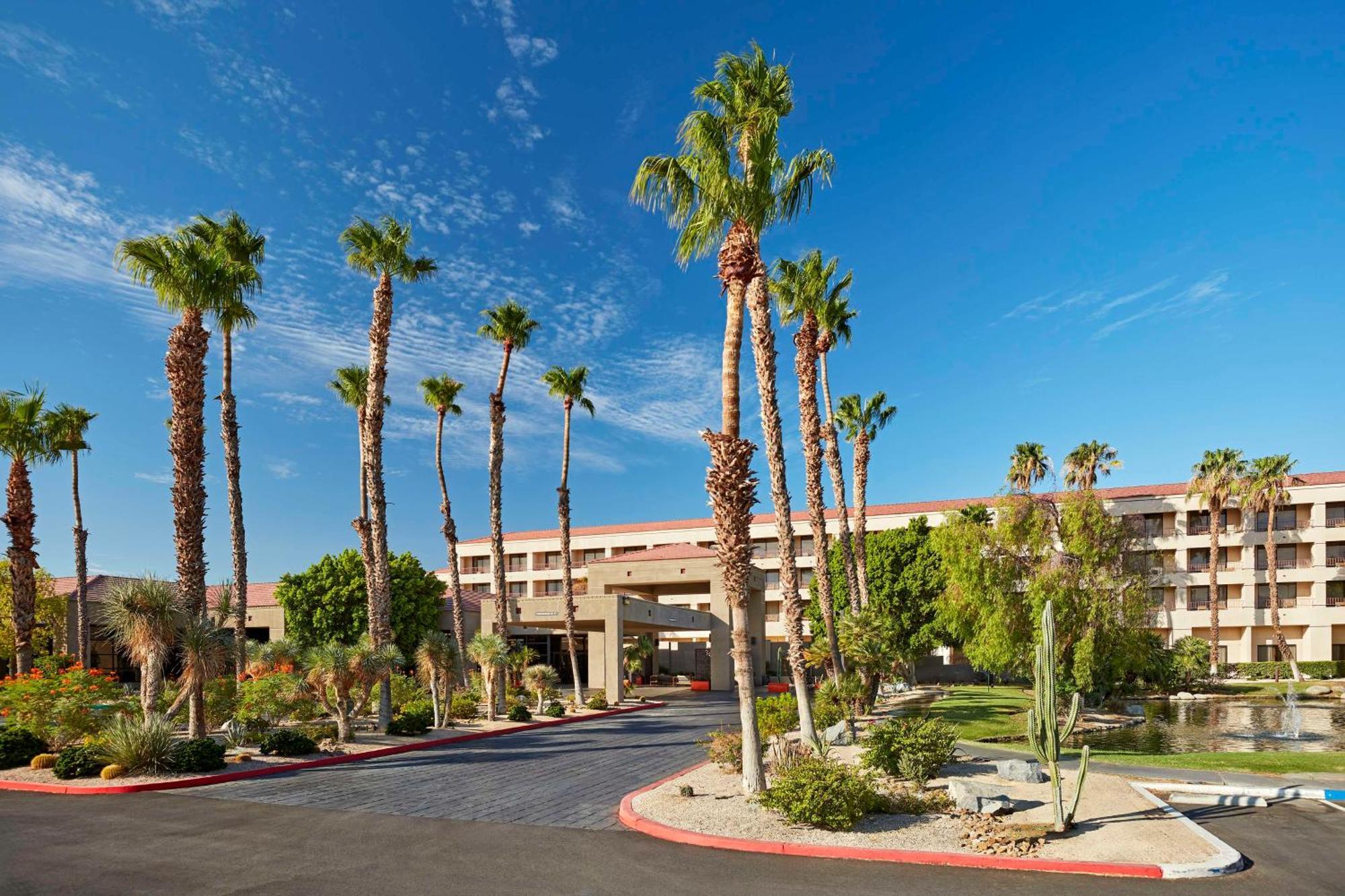 Resort Doubletree By Hilton Golf Palm Springs 4*